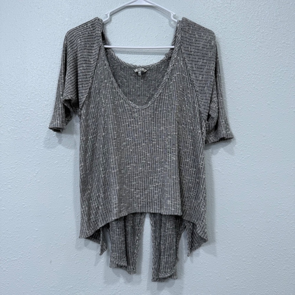 BKE Women Grey Ribbed V-Neck Split Back Tulip Hem Short Sleeve Top Small